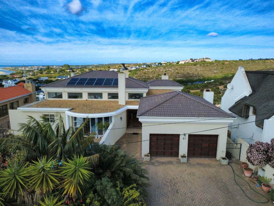 5 Bedroom Property for Sale in Stilbaai Wes Western Cape